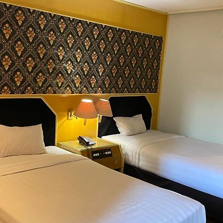 Mas Graha Hotel Pekanbaru Bagian luar foto