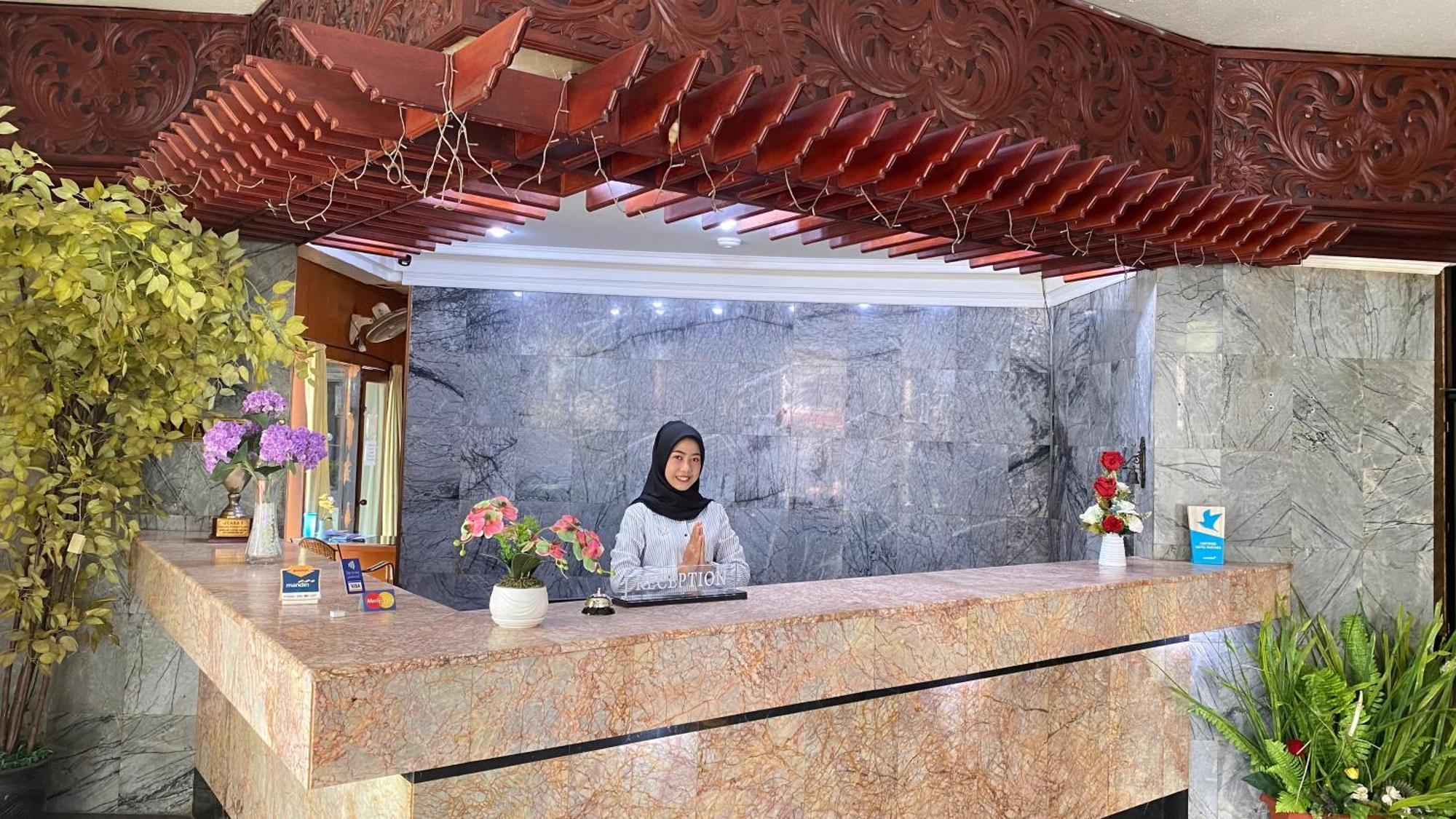 Mas Graha Hotel Pekanbaru Bagian luar foto